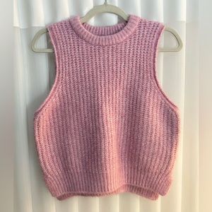 Pink knit vest. Size XS.